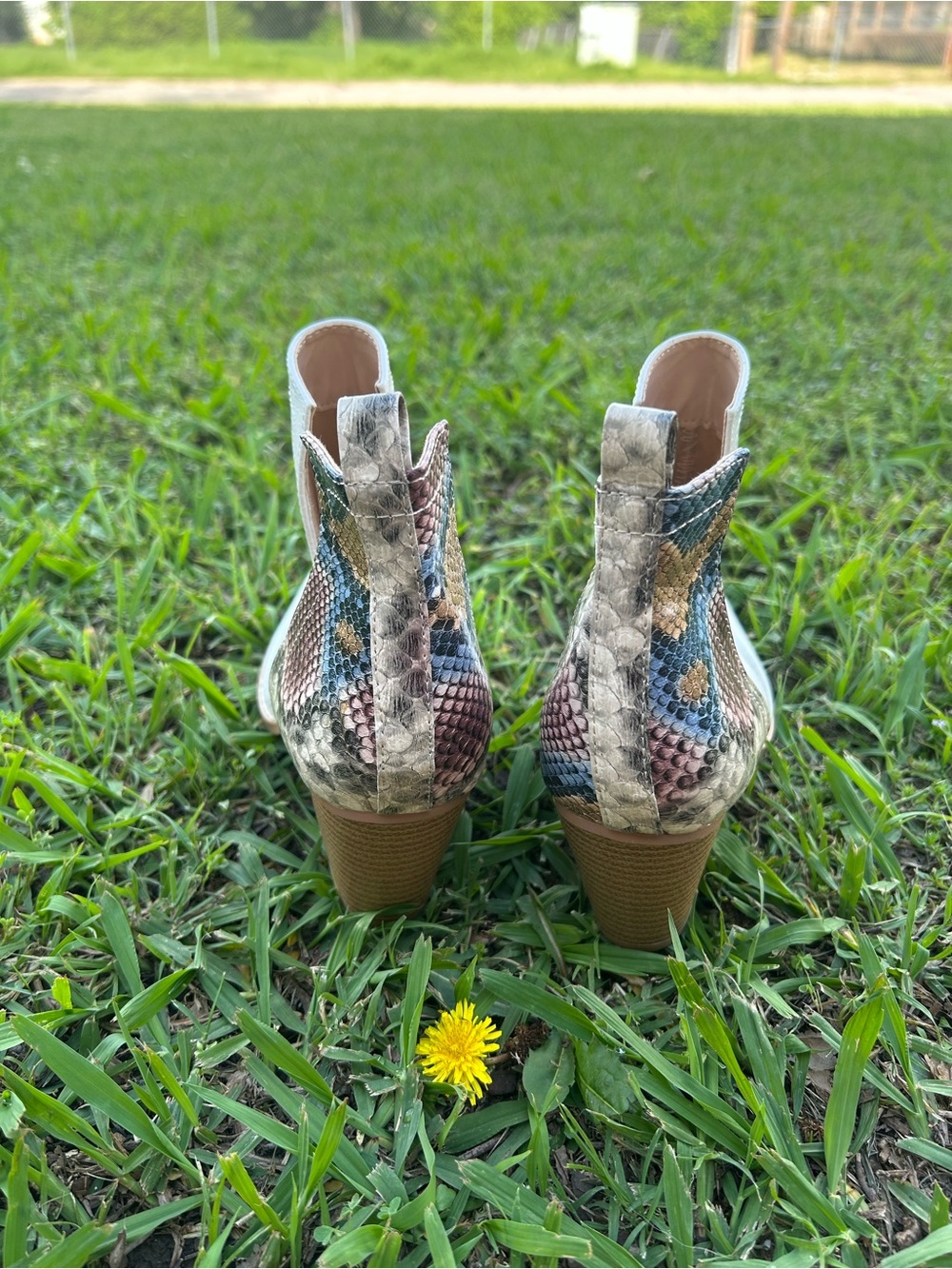 Western Cutout Ankle Boots, Snakeskin Back, White Faux Leather Booties Size 8 - Picture 3 of 5
